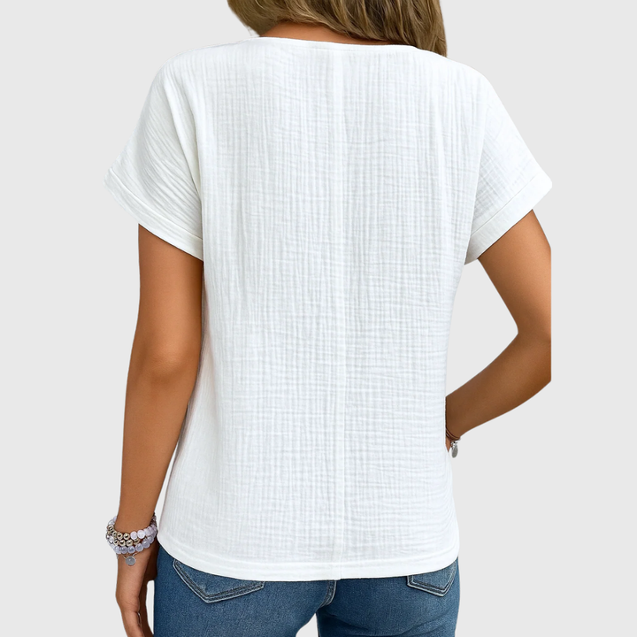 Maureen | Chic Buttoned Blouse