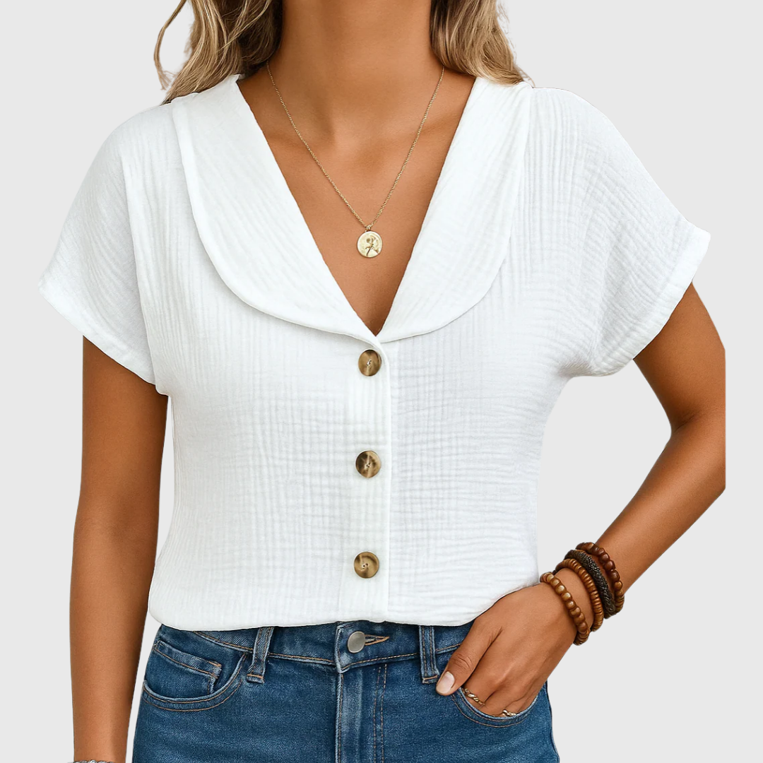 Maureen | Chic Buttoned Blouse